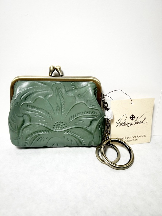 Patricia Nash Handbags - Patricia Nash Borse Tooled Leather Kiss-Lock Coin Purse Sage Green with Keyring